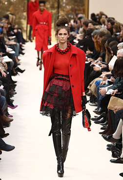 <b>Paris Fashion Week C...</b>