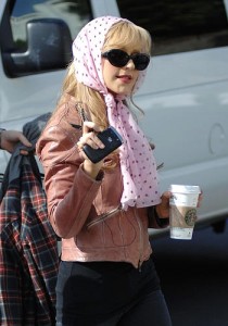 Christina Aguilera on set