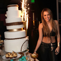 <b>Miley at 18; Can't B...</b>