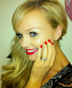<b>Bunton's Engaged!...</b>