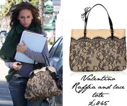 Jennifer Love Hewitt carrying the Valentino Bag Jennifer Love Hewitt carrying the Valentino Bag