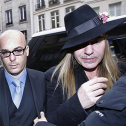 <b>Galliano Gets Offici...</b>