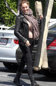 Kelly Brook showing her bump Kelly Brook showing her bump