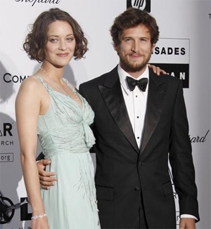 <b>Cotillard Gives Birt...</b>
