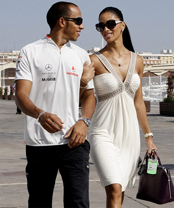 <b>Nicole & Lewis A...</b>