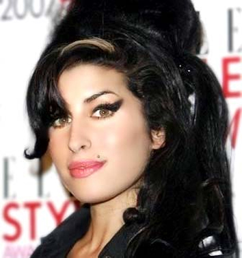 <b>Winehouse's Flat Get...</b>