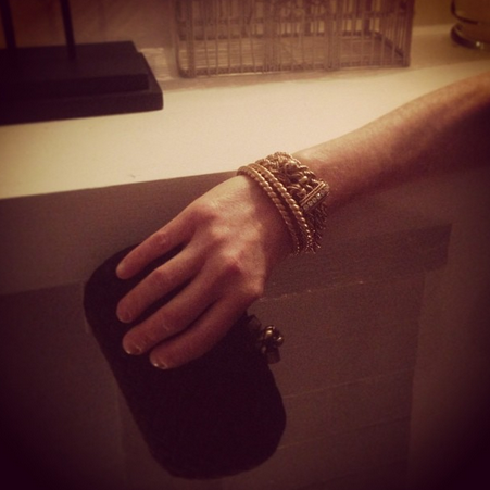 Via @lovegoldlive: Who’s hand is that resting on the fire place? It’s #JulianneMoore in vintage Van Cleef… @vancleefarpels