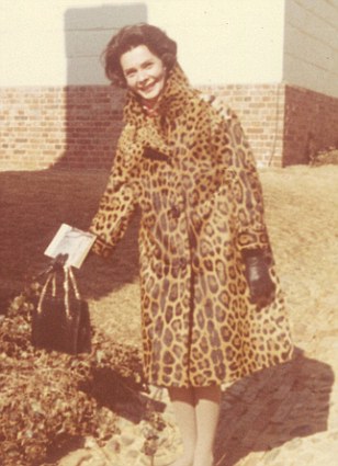 article-0-186DCC1C00000578-811_308x425