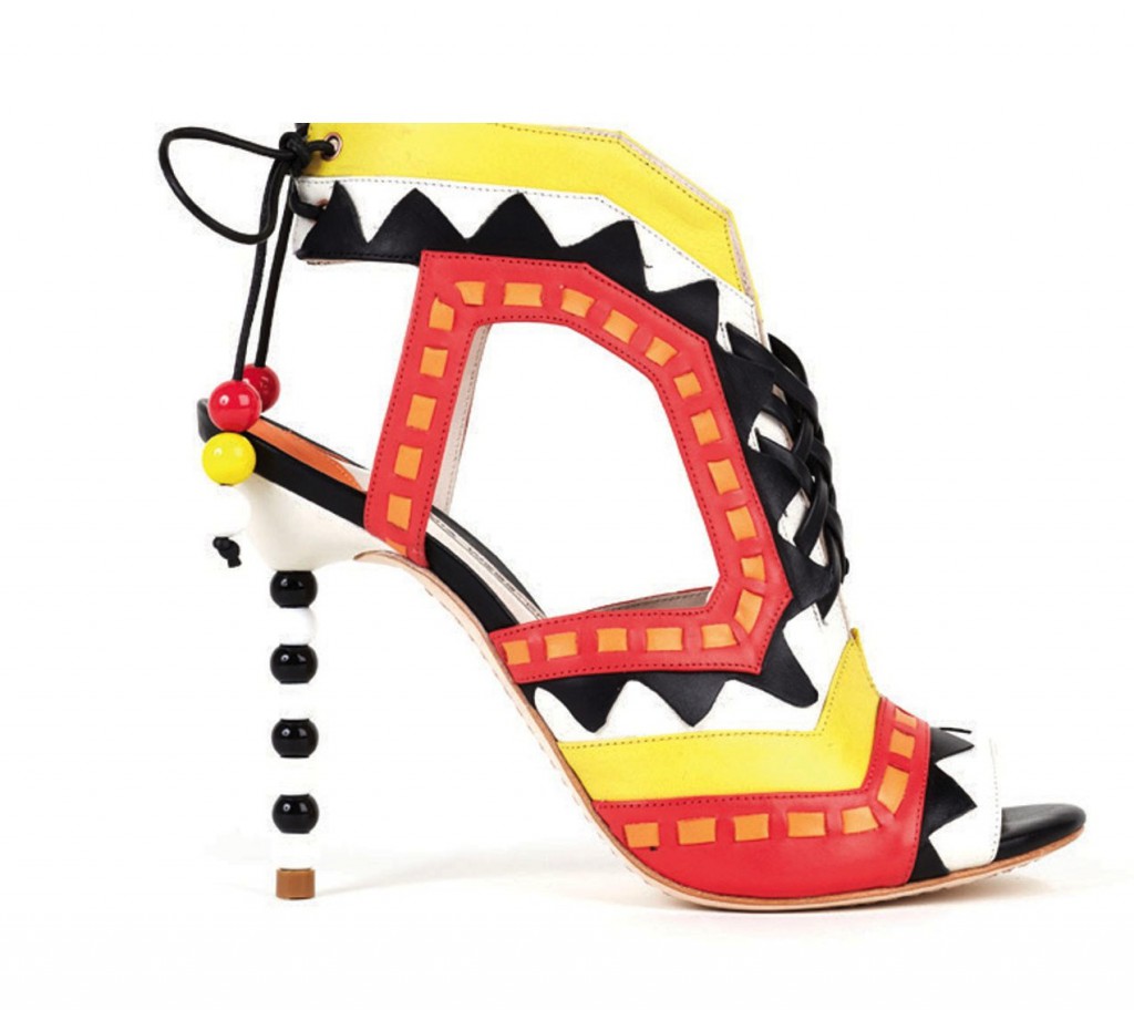 VandA-shoes-2-Vogue-4Dec14-pr_b