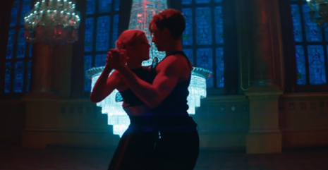New Video: Ellie Goulding Love Me Like You Do.
