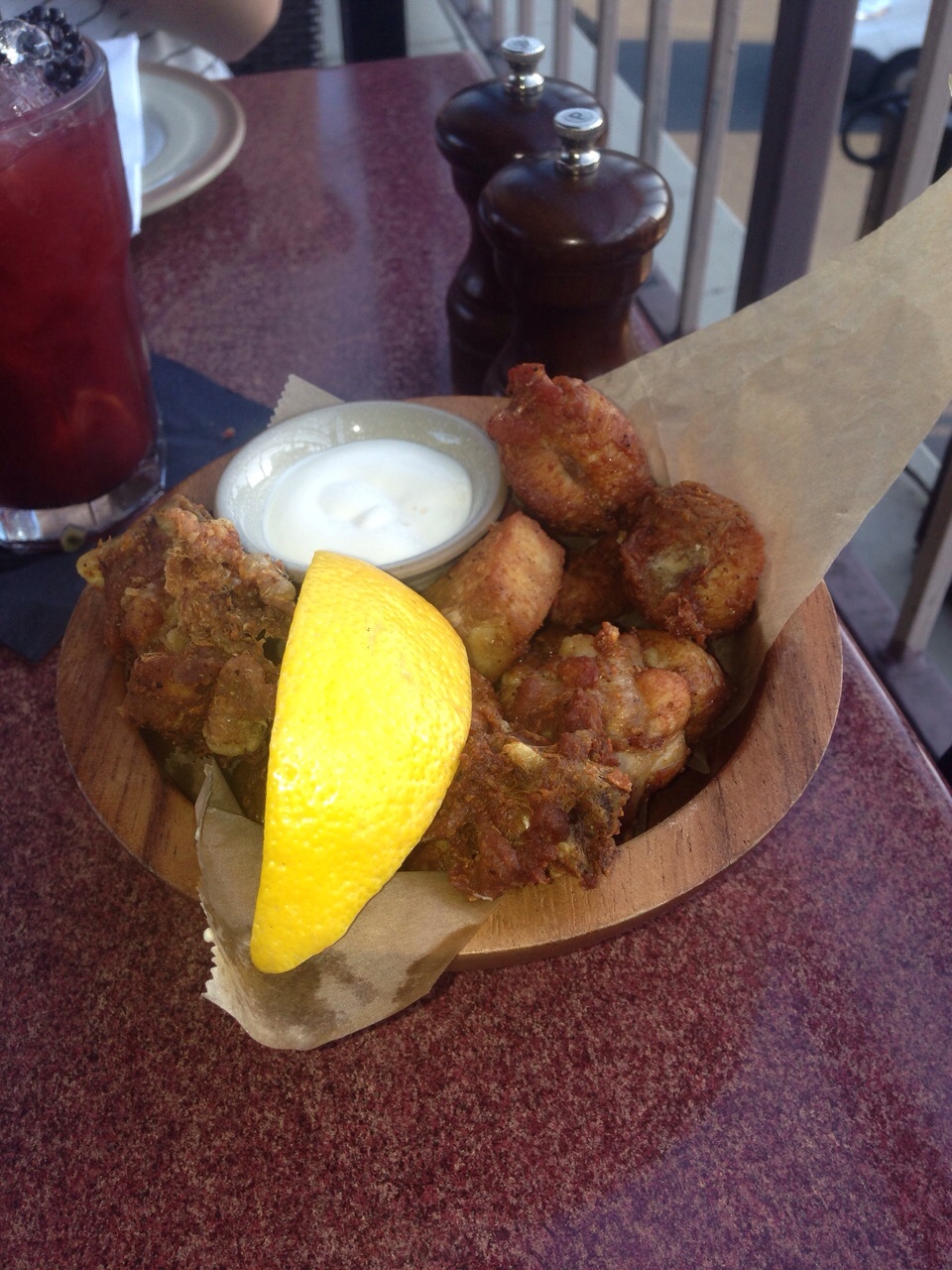 Marinated crispy chicken pieces, lime mayo