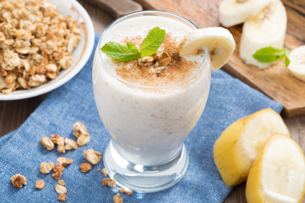 Low-Fat-Spiced-Banana-Almond-Cereal-Smoothie