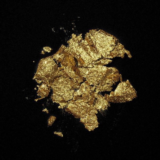 It's in the detail - #Gold001 in all its shimmering glory!! A closer look at the microfine gold pigment direct from Pat McGrath Labs. Available October 29, 2015 at PATMCGRATH.COM photo