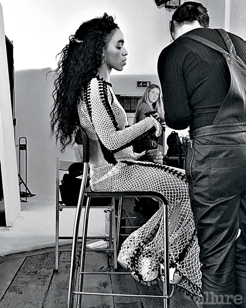 fkatwingsinmakeupchair